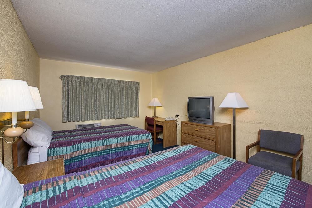 Motel 6 Moline - photo 23