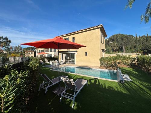 Villagassin 380 in Saint-Tropez, France