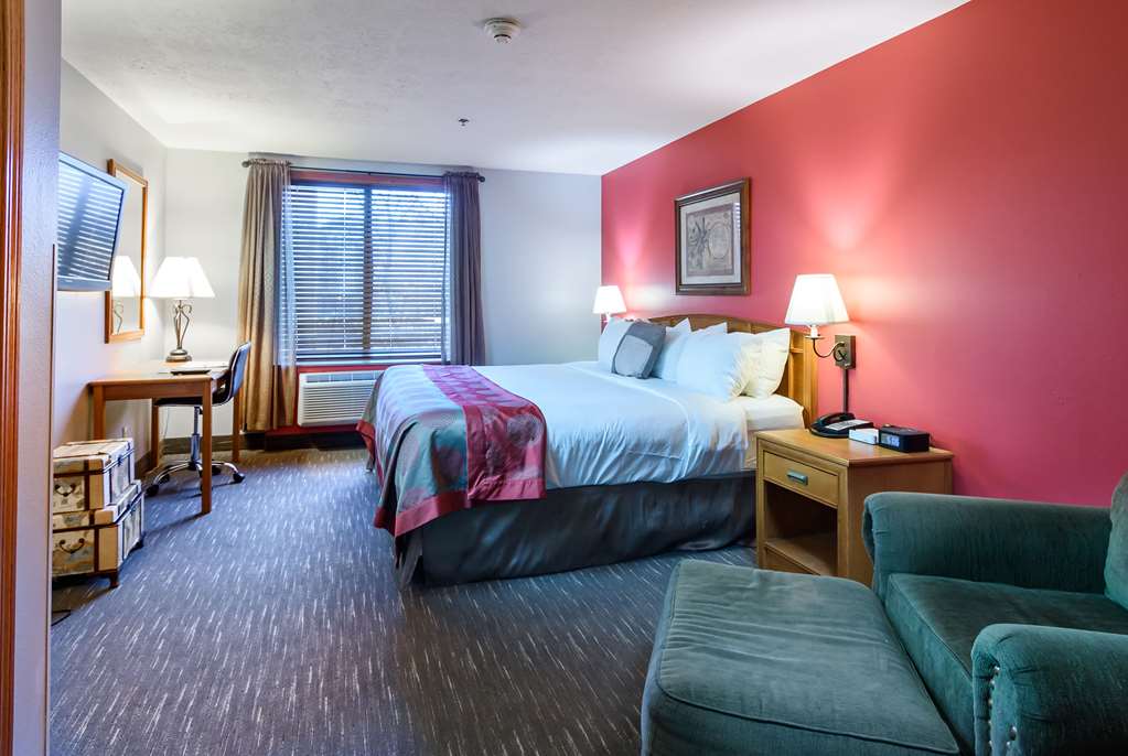 Ramada by Wyndham Sioux Falls Airport Waterpark & Event Ctr - photo 53