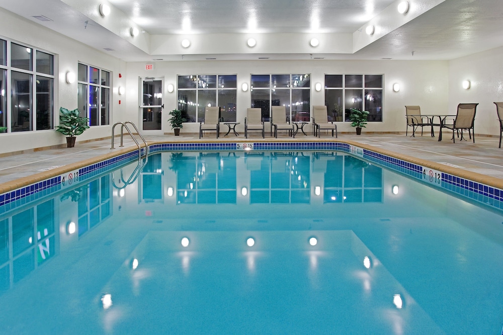 Holiday Inn Express & Suites Buffalo by IHG - photo 32