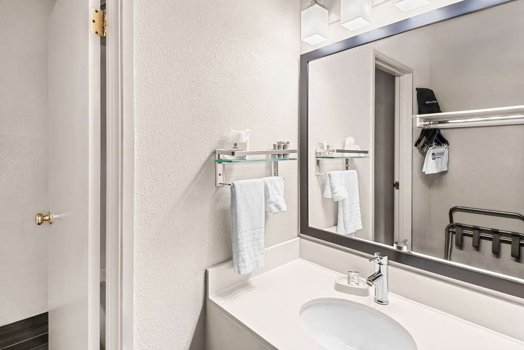 Best Western Ottumwa Inn & Suites - photo 22