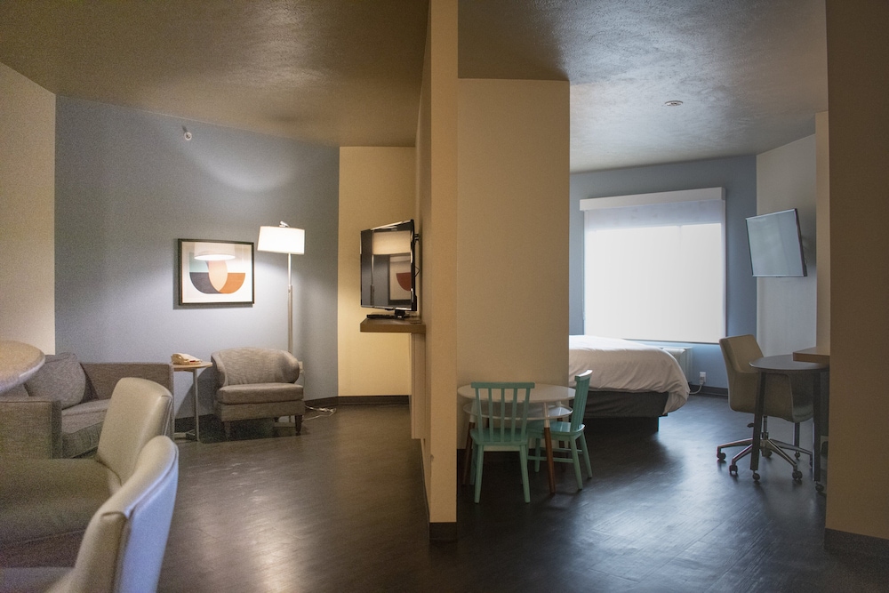 Holiday Inn Omaha Downtown Waterpark by IHG - photo 18