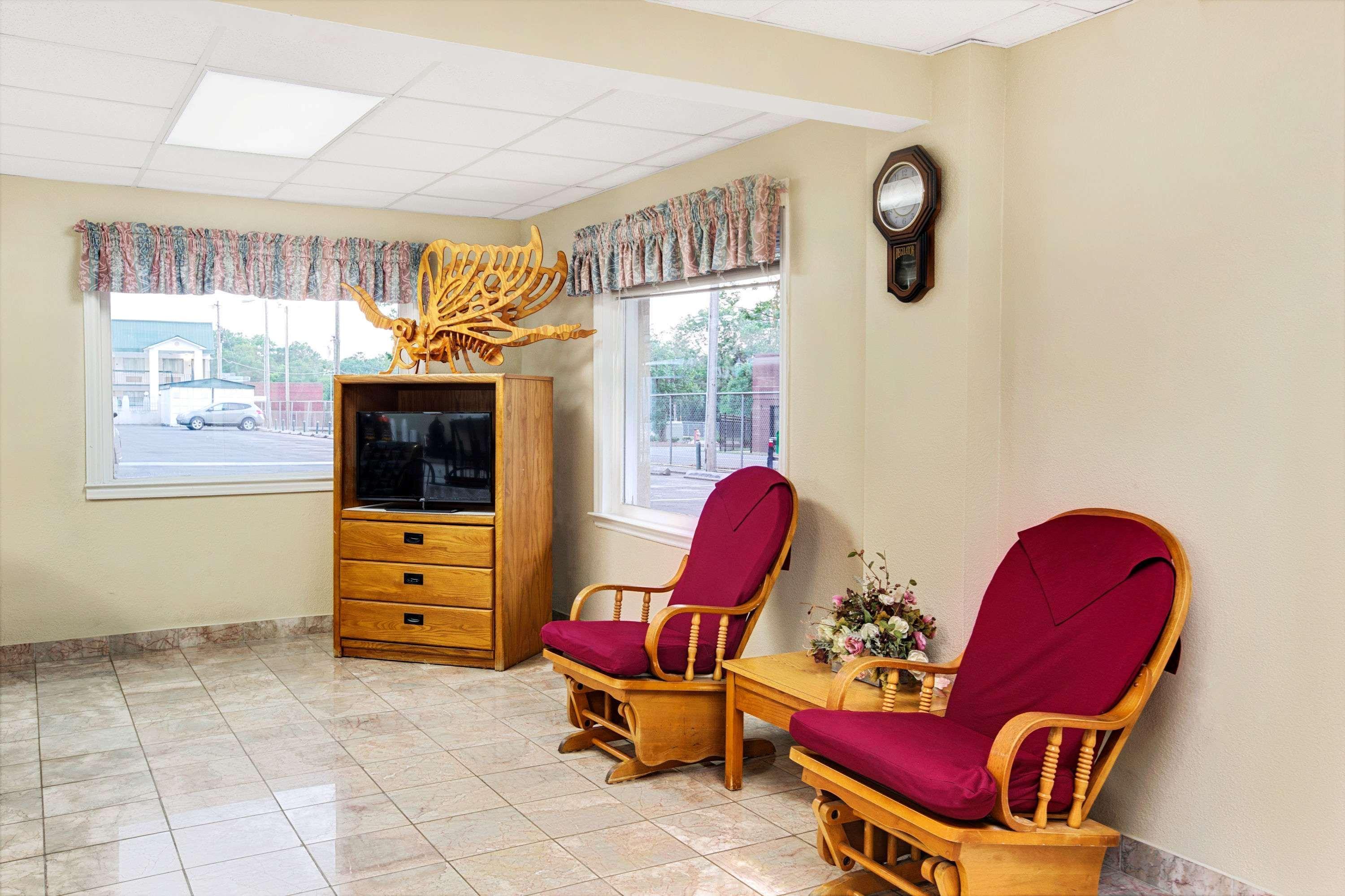 Super 8 by Wyndham Charlotte Downtown Area - photo 13