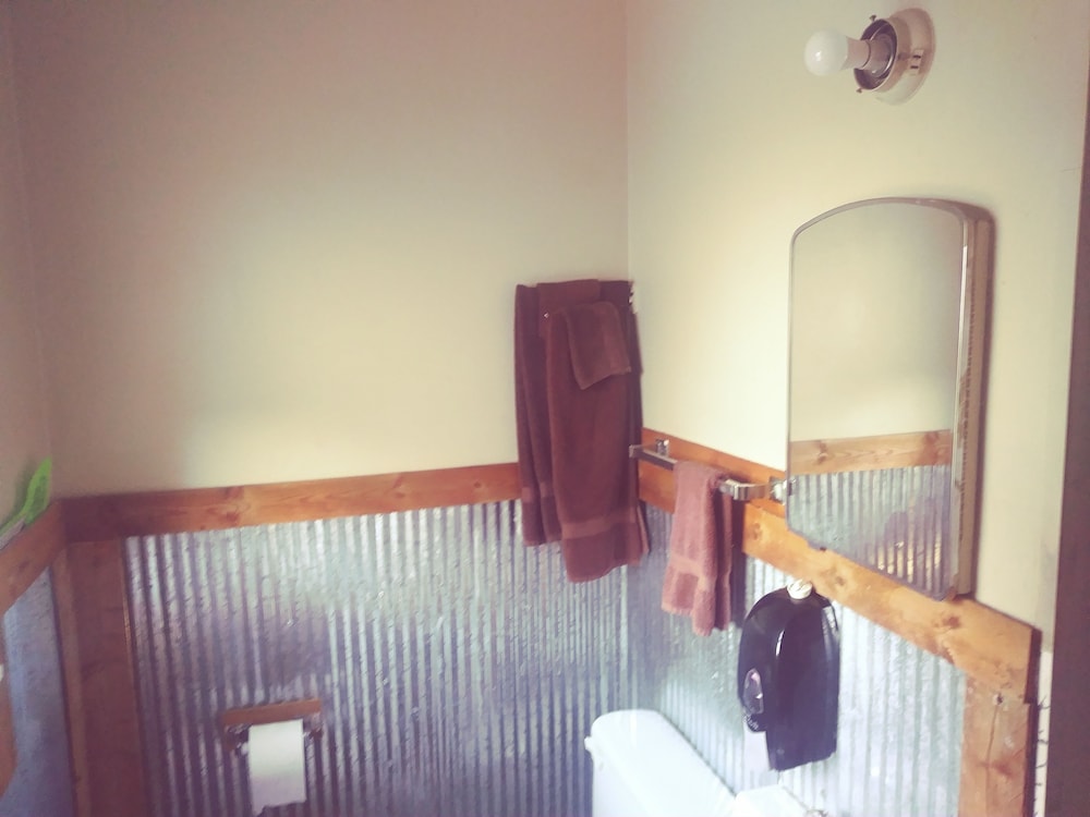 Headwaters Motel - photo 14