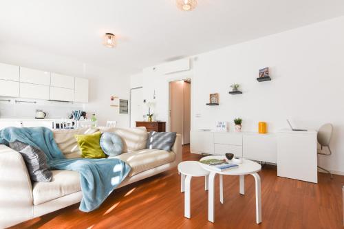 GuestHost Casa Marina Apartment with Terrace — 4-Star Luxury Hotel in Cernusco Sul Naviglio, Italy