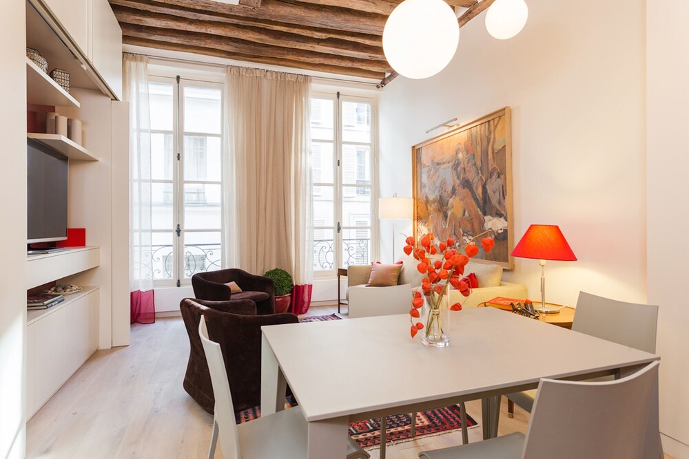 Saint Germain Odeon Private Apartment — 4-Star Luxury Hotel in Paris, France