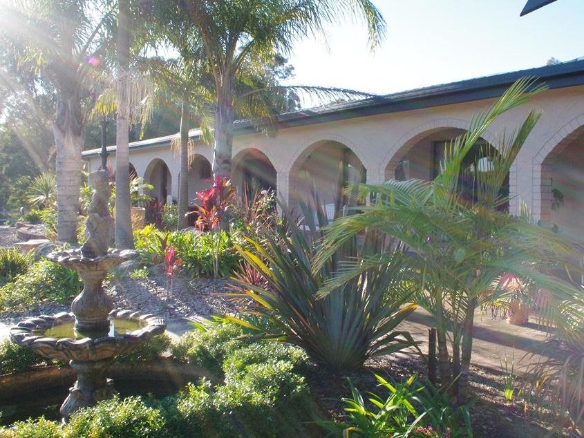 Batemans Bay Manor — 4-Star Luxury Hotel in Batemans Bay, Australia