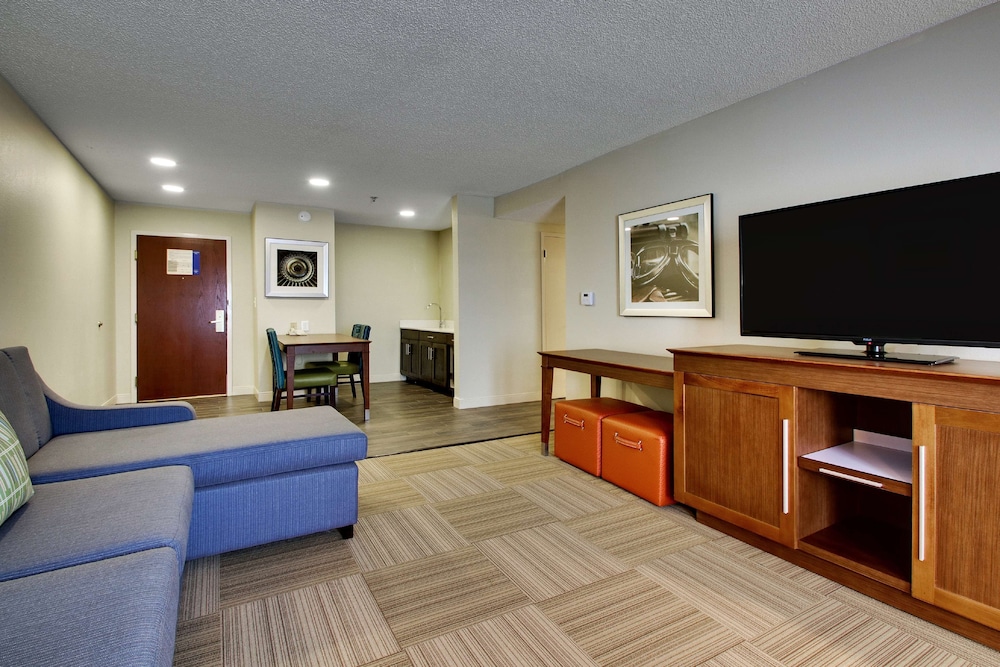 Hampton Inn Warner Robins - photo 16