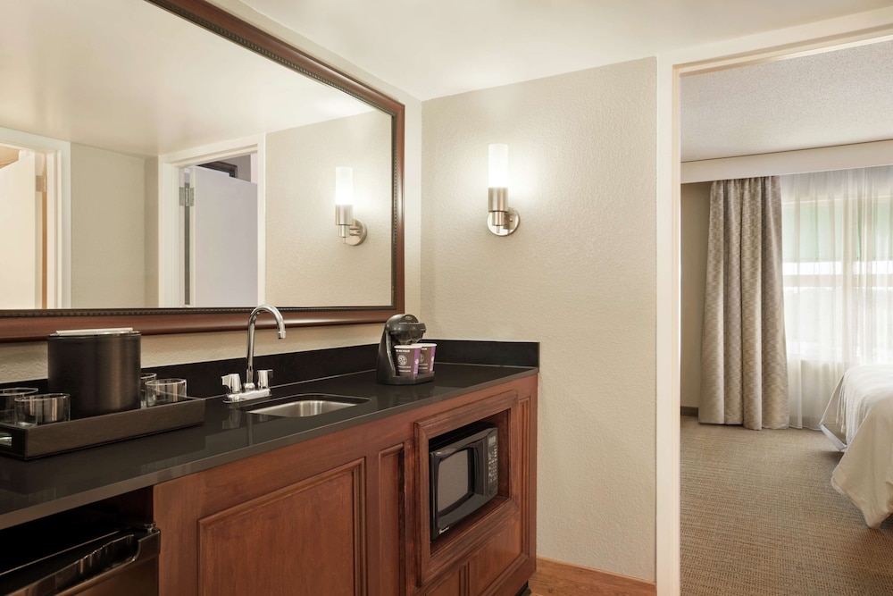 Embassy Suites by Hilton Brunswick - photo 19