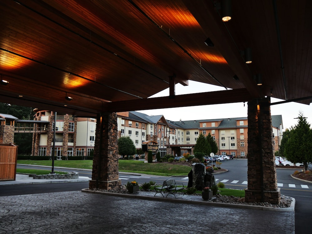 Lucky Eagle Casino & Hotel - photo 20