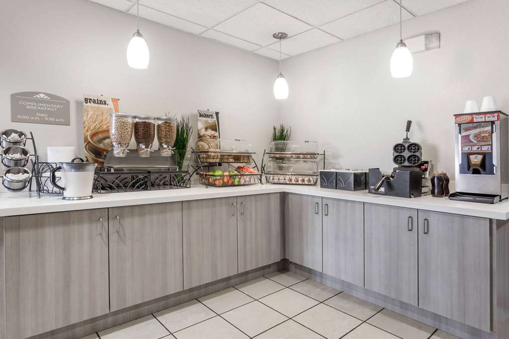 Microtel Inn & Suites by Wyndham Modesto Ceres - photo 16