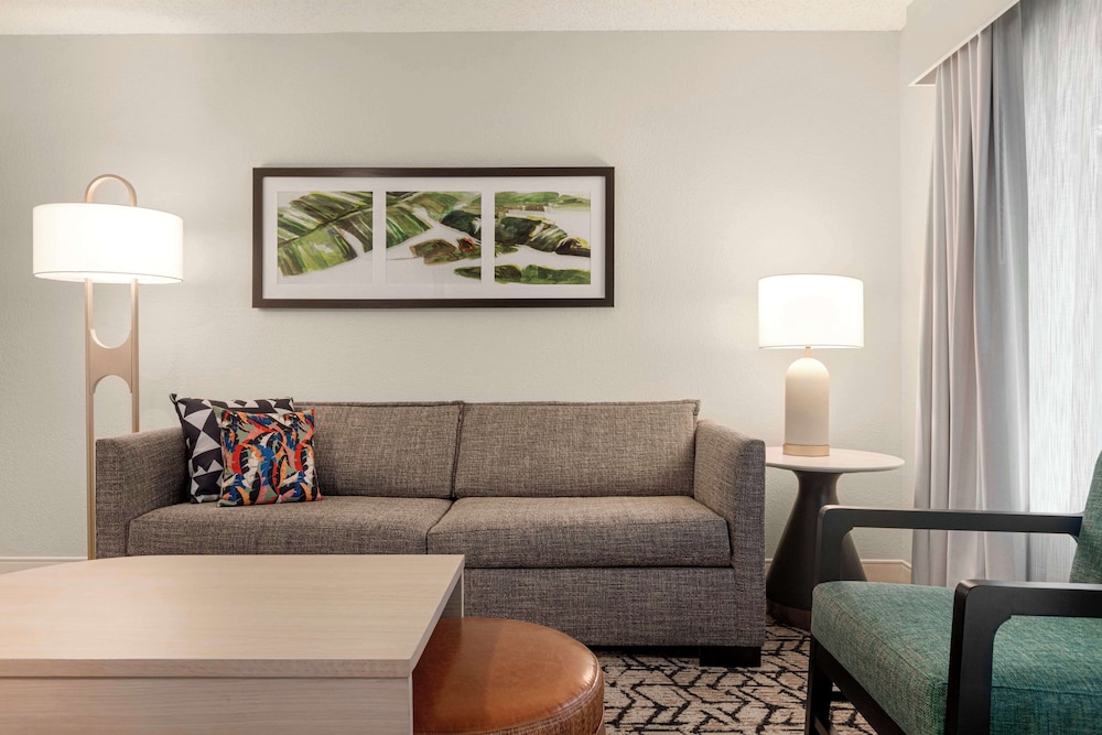 Embassy Suites by Hilton Fort Lauderdale 17th Street - photo 33