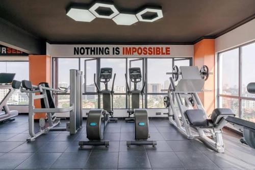 Modern 1 Bedroom in Westlands AC Pool Gym & PS4