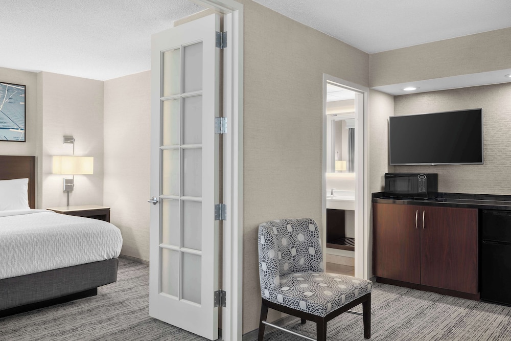 Hampton Inn & Suites Downers Grove Chicago - photo 19