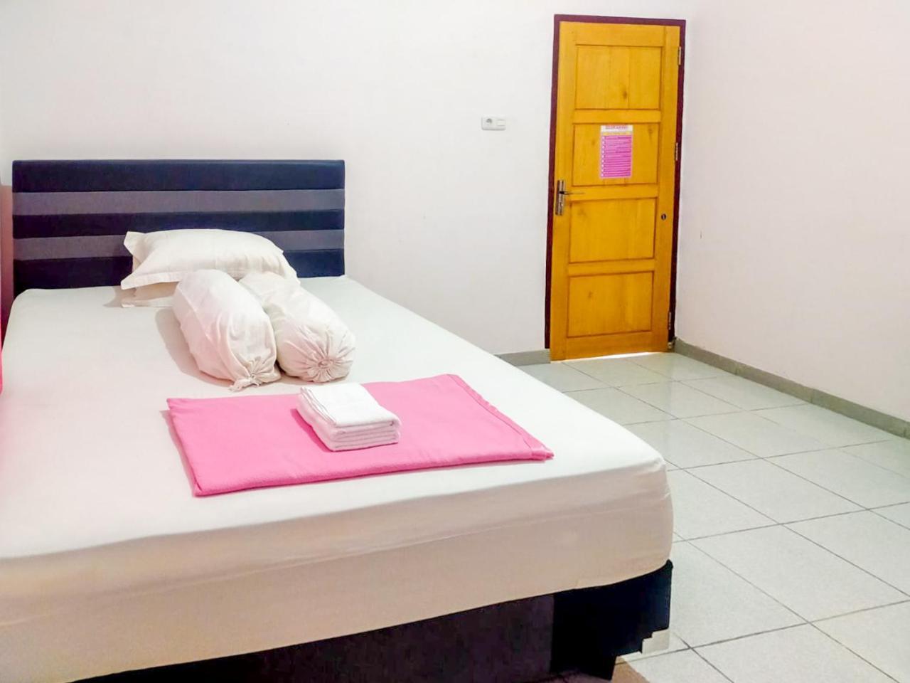 RedDoorz @ Makarios Hotel Poso — hotel in Poso