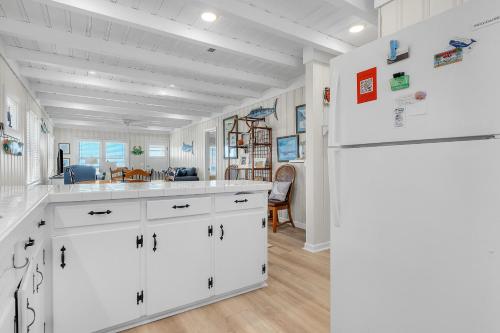 Lowe Tide by Oak Island Accommodations - photo 41