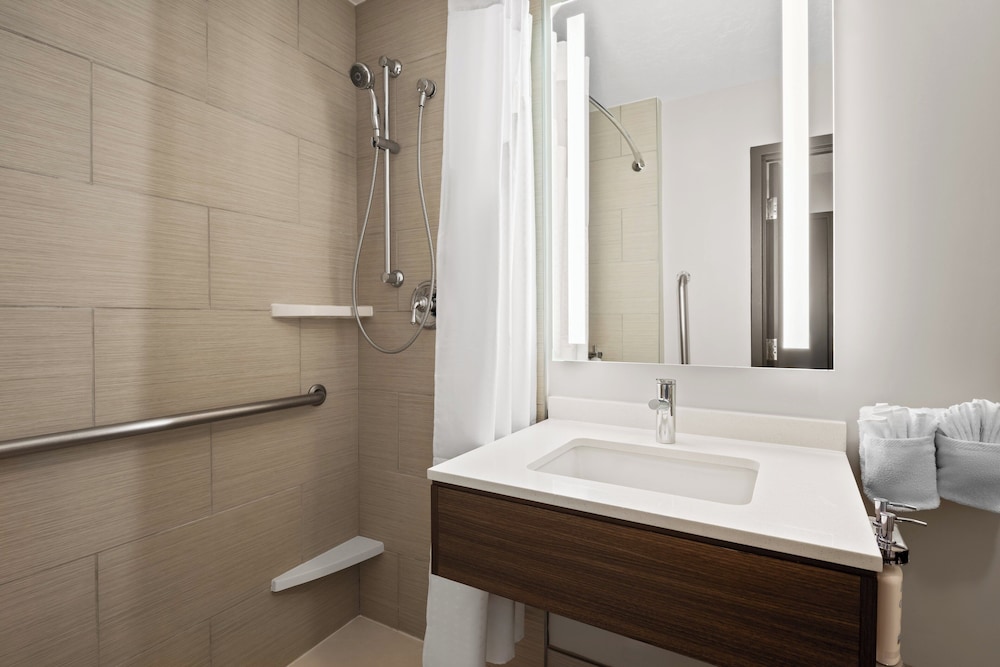 Holiday Inn & Suites Albuquerque Airport by IHG - photo 16