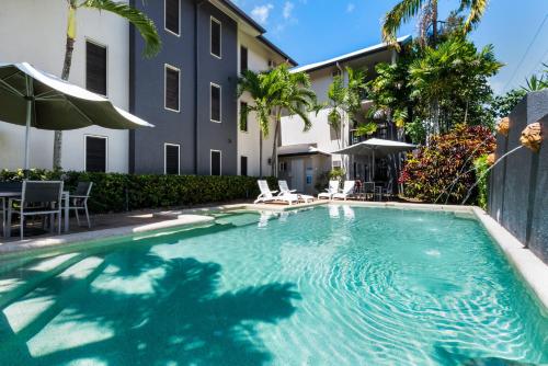 Zion Escapes Cairns City Waters Edge Family Apartment — 4-Star Luxury Hotel in Cairns, Australia