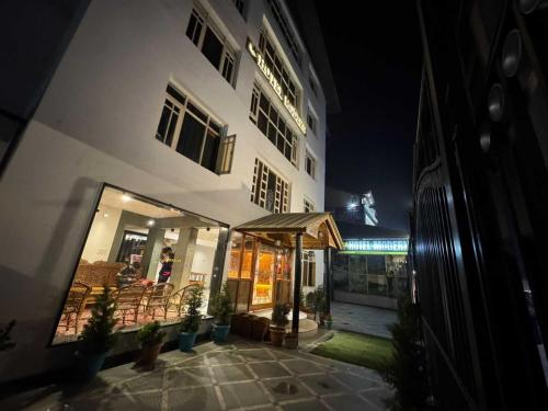 Super Townhouse Rajbagh Formerly Hotel Modern in Srinagar, India