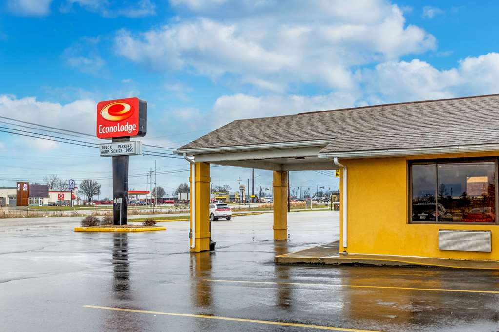 Econo Lodge Seymour - photo 2