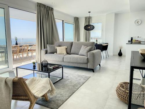 Via Celere 2336 Luxury Sea View Penthouse — hotel in Casares