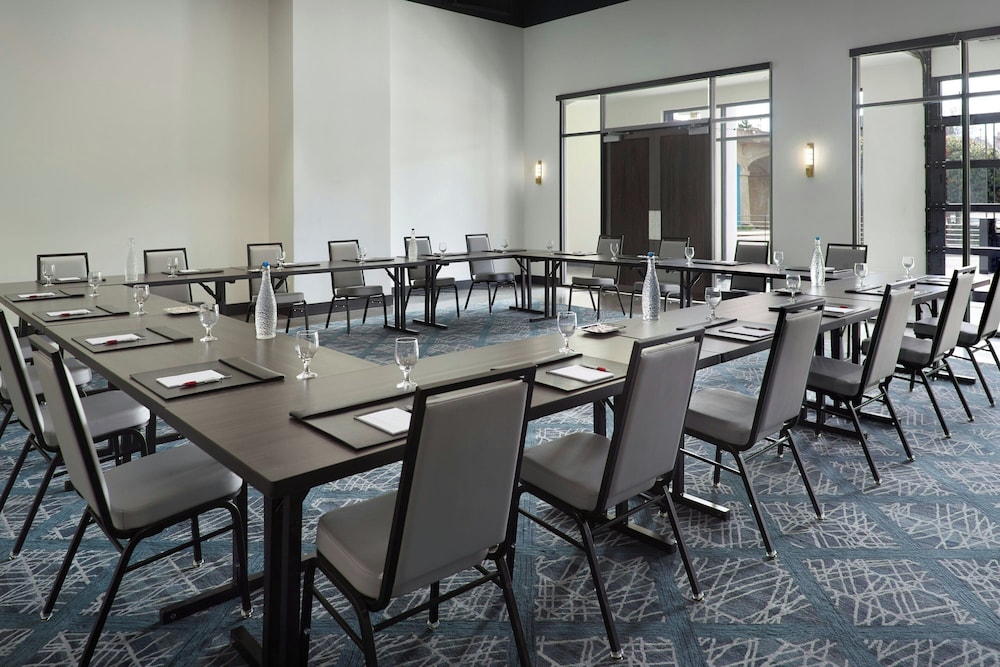 Marriott Knoxville Downtown - photo 54