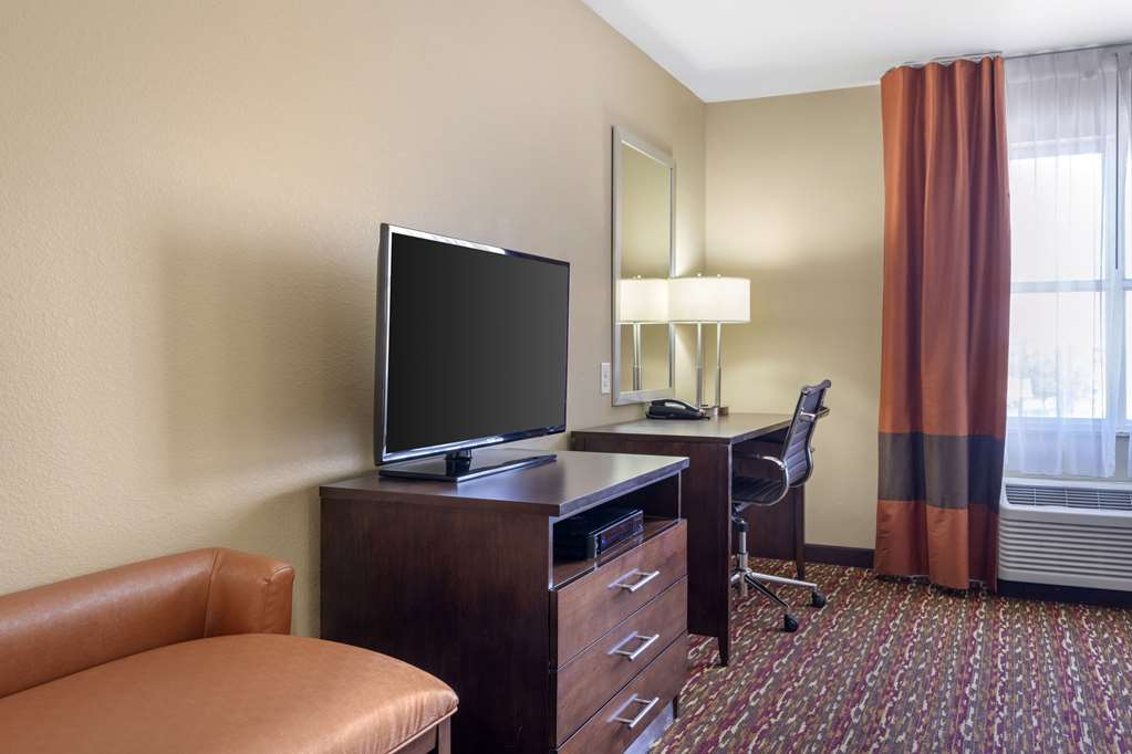 Comfort Inn & Suites West Artesia - photo 16