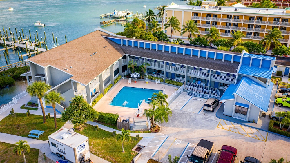 Dockside Inn & Resort - photo 2