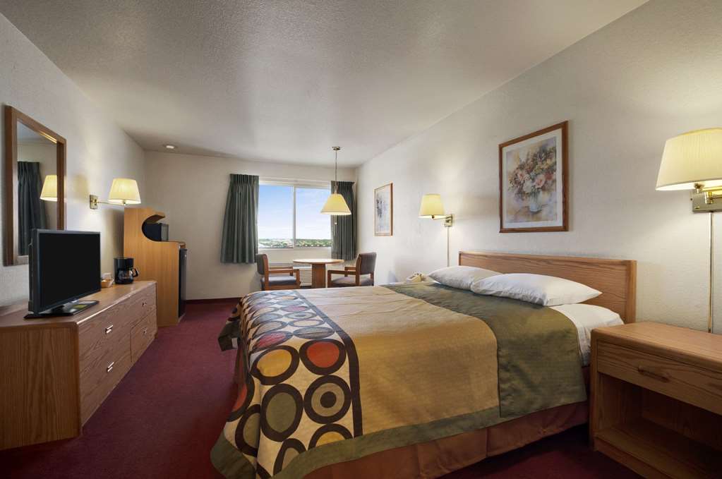 Super 8 by Wyndham Austin North University Area - photo 6