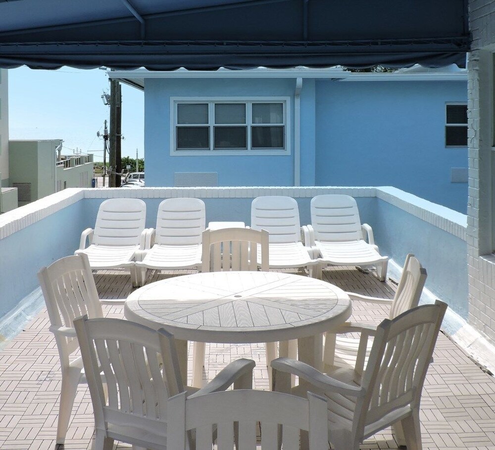 Windwood Beachside 303 on Hollywood Beach 3 2 for 8 Pool - photo 14