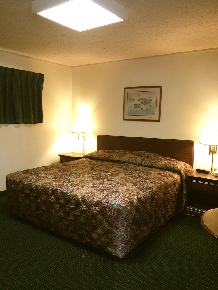 Rapids Inn and Suites - photo 20