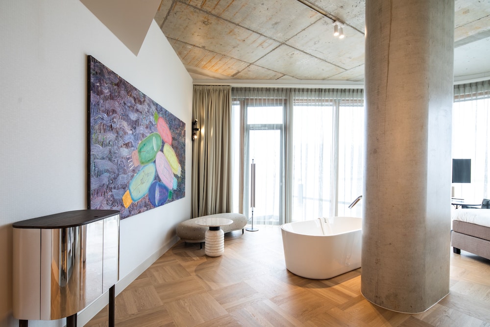 Hotel Pontsteiger — 4-Star Luxury Hotel in Amsterdam, Netherlands