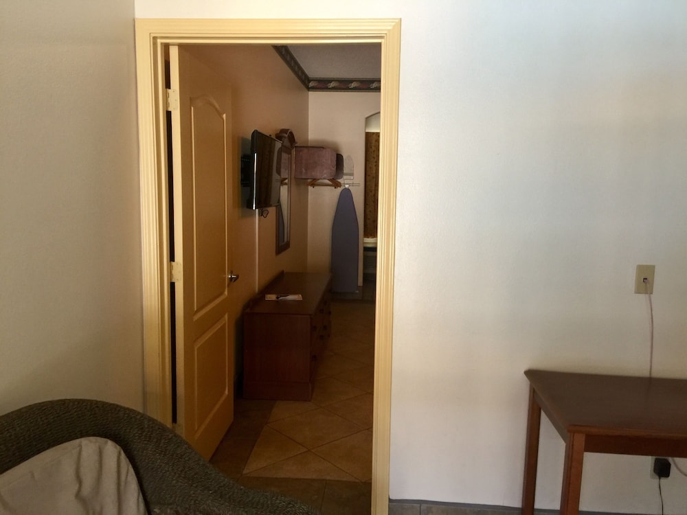 Texas Inn and Suites RGV - photo 25