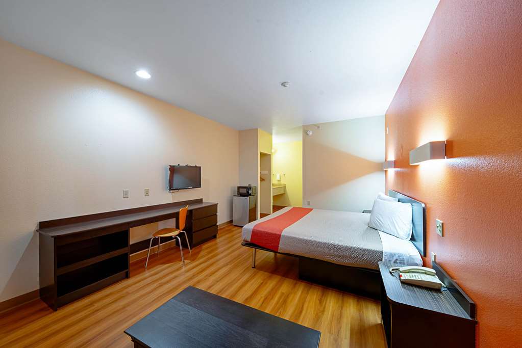 Motel 6 Rhome TX - photo 6