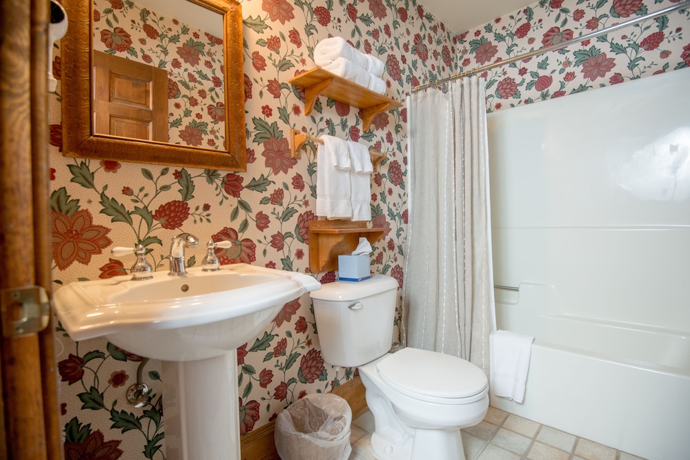 Inn at Cedar Crossing - photo 24