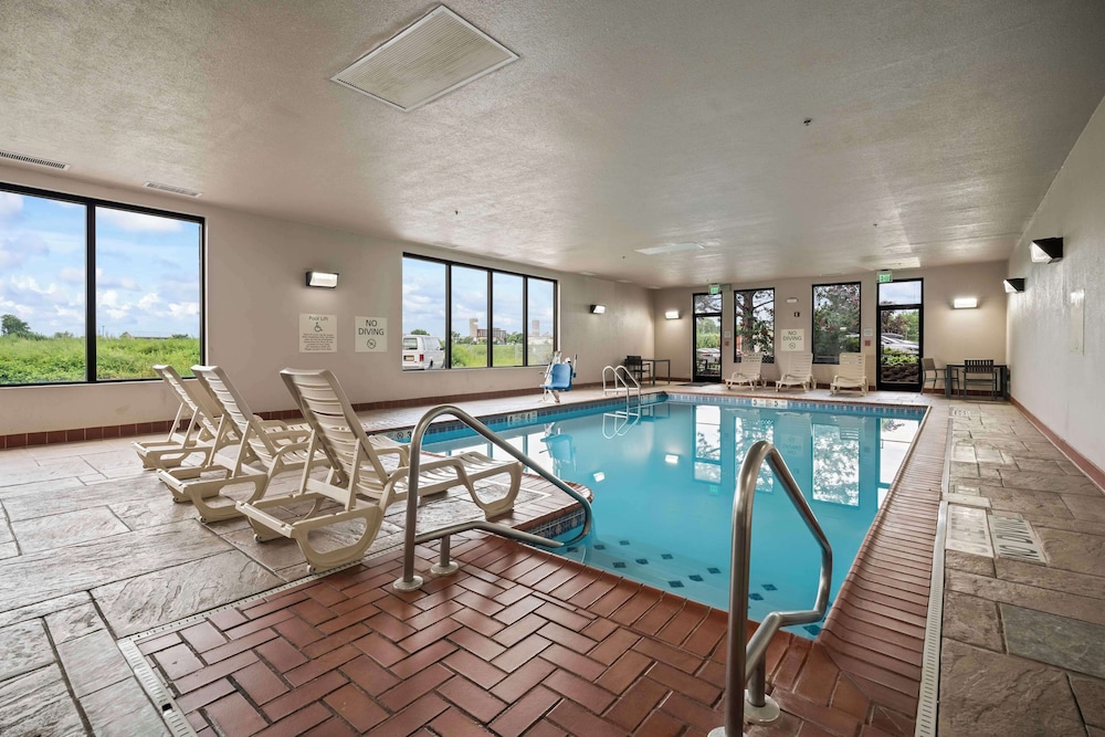 Hampton Inn Ridgefield Park - photo 39