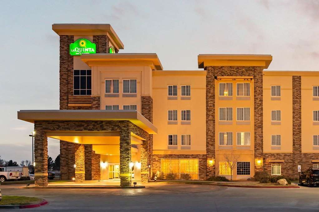 La Quinta Inn & Suites by Wyndham Pecos - photo 4