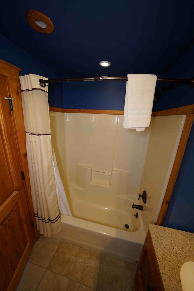 Ampersand Bay Resort - photo 172