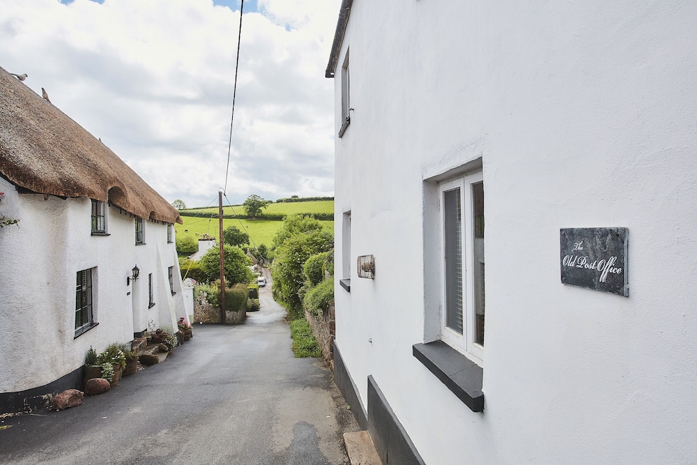The Old Post Office — hotel in Dawlish