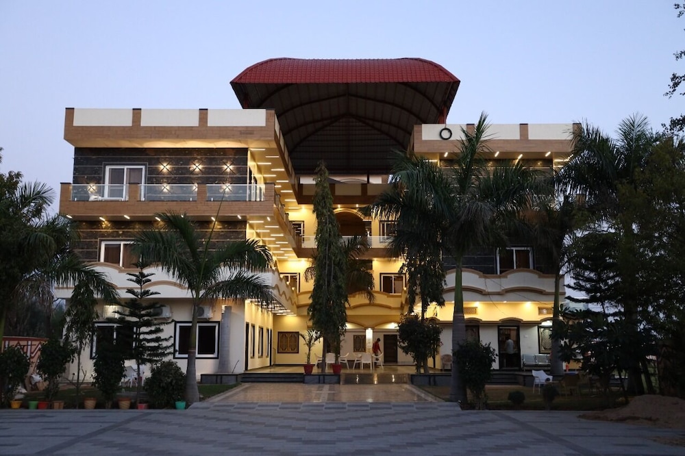 Ishwar Nain Hotel — Devgarh