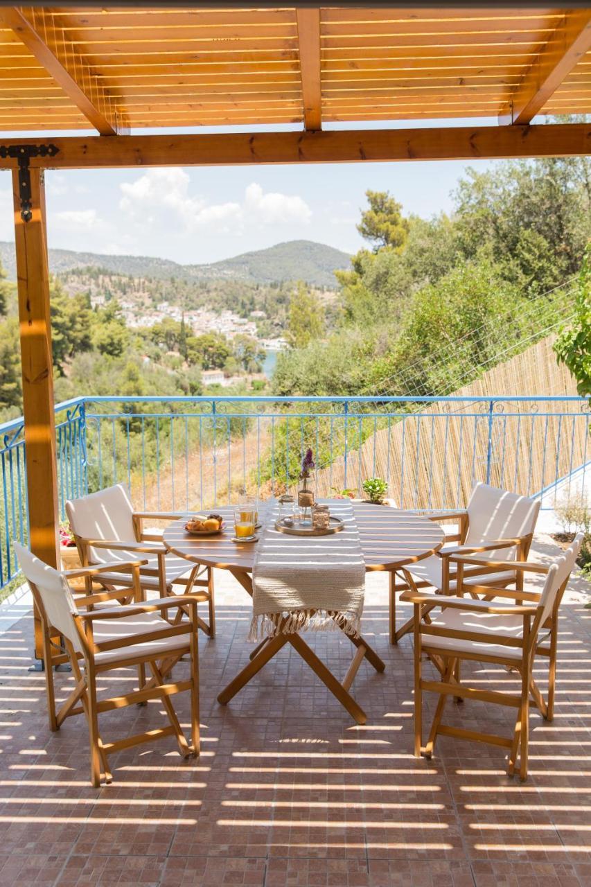 AZALEA Modern studio with sea view — 4-Star Luxury Hotel in Galatas, Greece