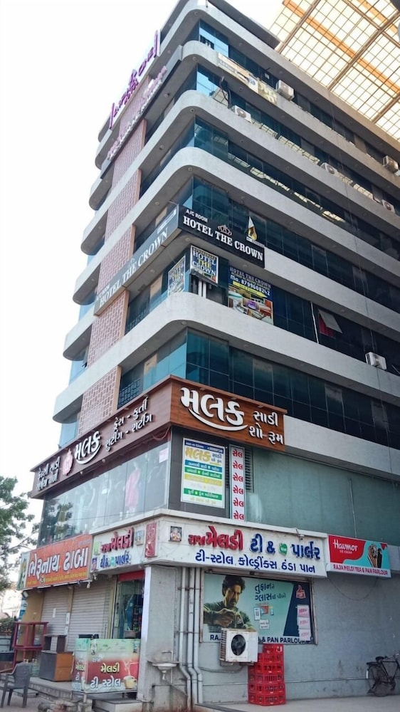 Goroomgo The Crown Ahmedabad in Gandhinagar, India