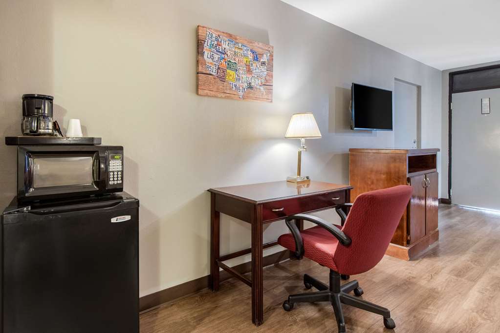 Econo Lodge Aiken Central - photo 21