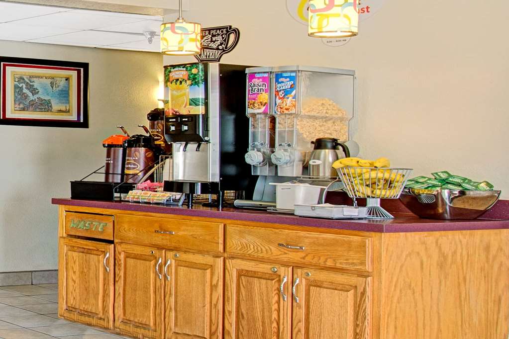 Super 8 by Wyndham Newport News Jefferson Ave. - photo 14