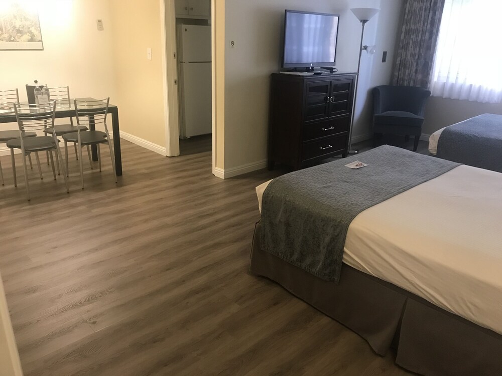 Hollywood Orchid Suites - photo 8