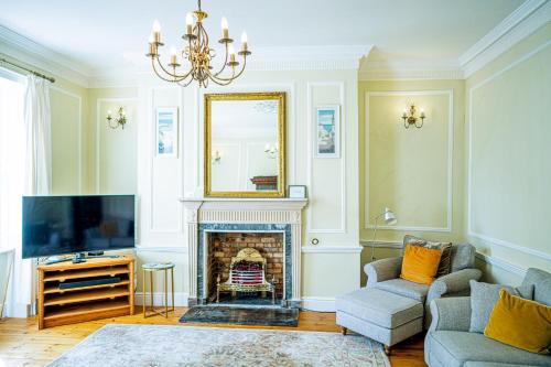 Marazion Beach Town House with Private Parking — 4-Star Luxury Hotel in Marazion, United Kingdom