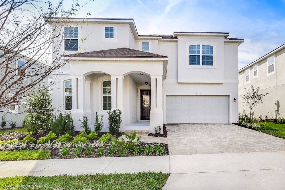 Luxury 6 Bed Villa With Saltwater Pool & Spa — 4-Star Luxury Hotel in Kissimmee, United States