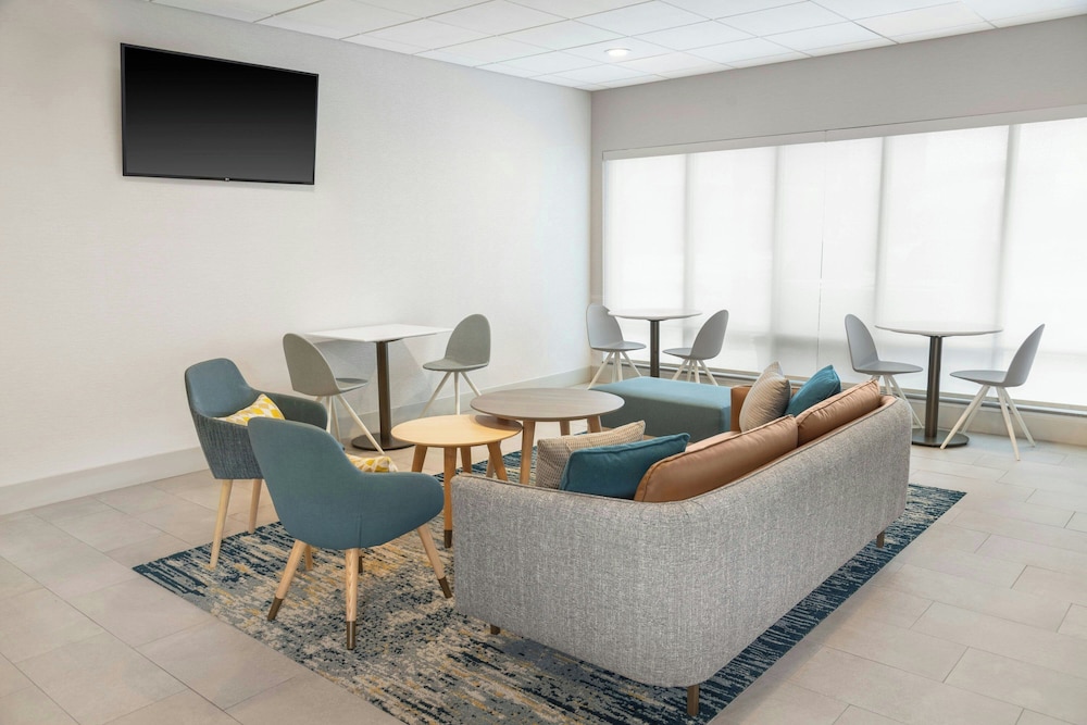 TownePlace Suites by Marriott Detroit Taylor - photo 28