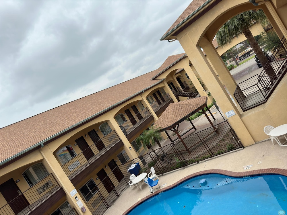 Texas Inn and Suites RGV - photo 40