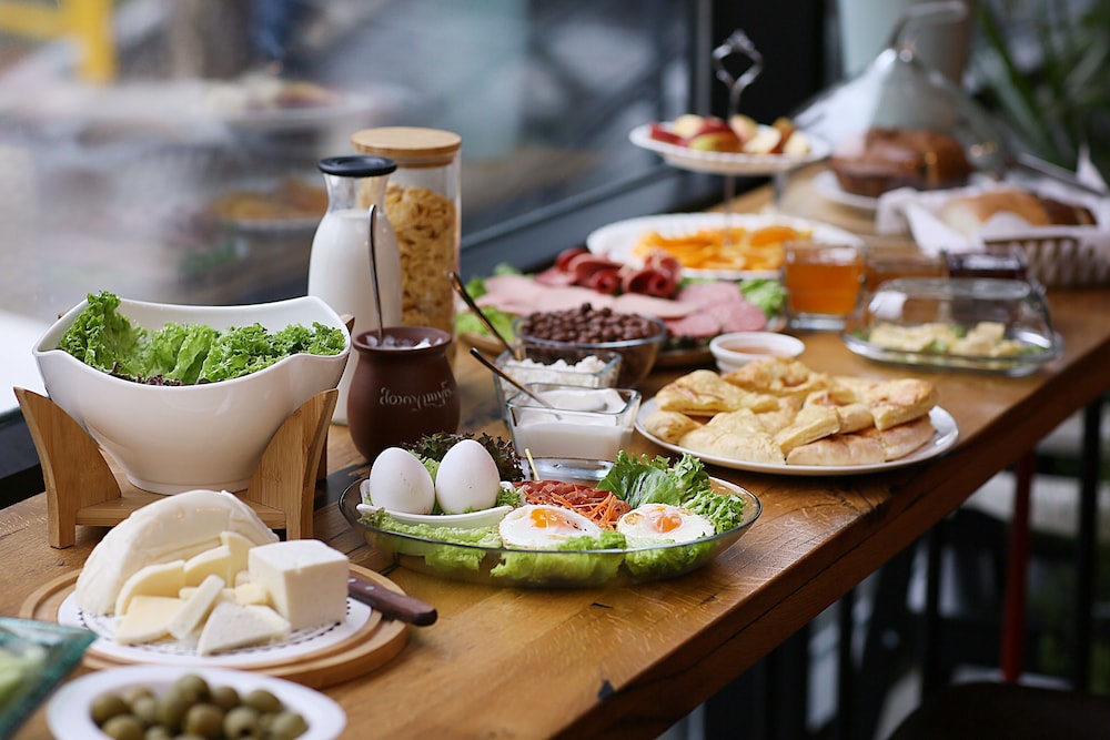 Breakfast meal